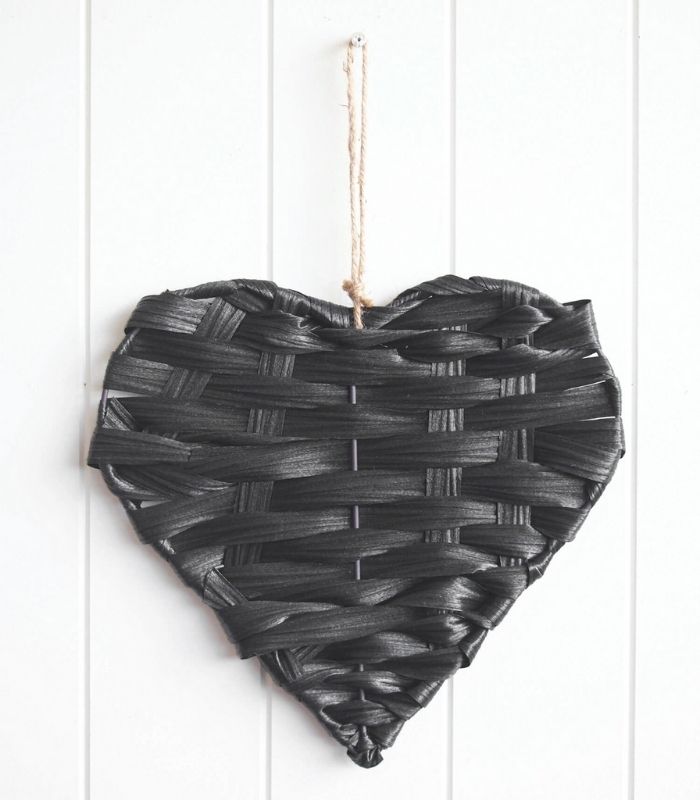 Birch Black Woven Heart Large 28cm